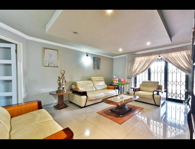 3 BEDROOM HOUSE FOR SALE IN MONDEOR